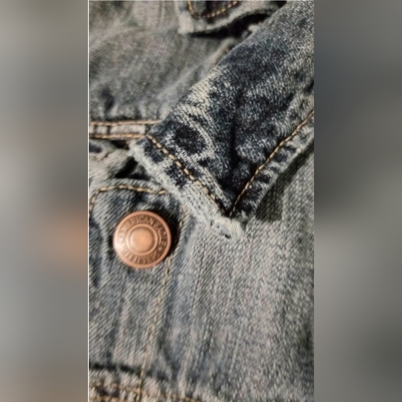 American Eagle Women's Cropped Denim Trucker Jacket Sz Small - Picture 4 of 4